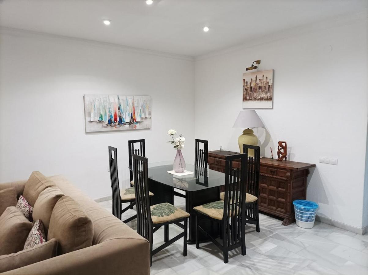 Appartamento Large 2 Bed Apt Puerto Banus Marina Private Parking Marbella Esterno foto