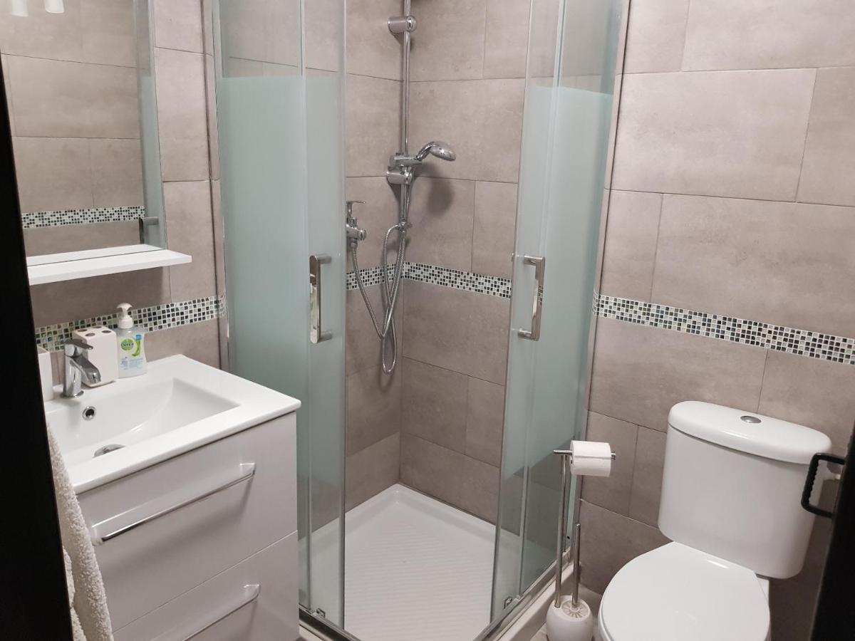 Appartamento Large 2 Bed Apt Puerto Banus Marina Private Parking Marbella Esterno foto